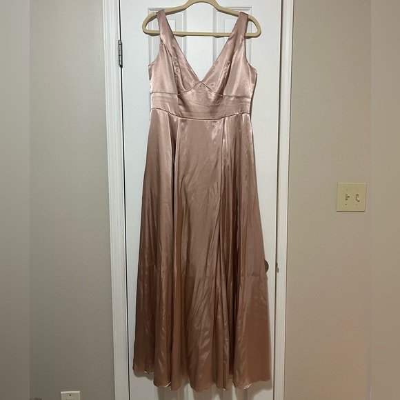 David’s Bridal Galina Signature Charmeuse Tank V-Neck Dress with Slit - Picture 2 of 4
